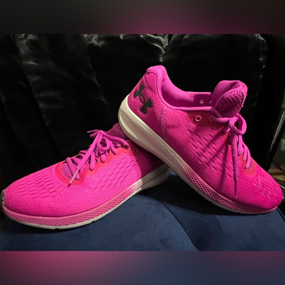 Under Armour Women's Fuchsia Athletic Shoes

Worn a couple of times.